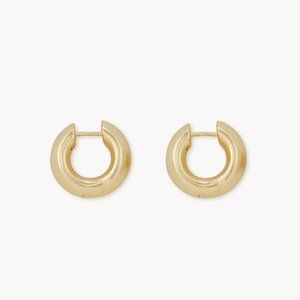 NWT Kendra Scott Mikki Huggie Earrings in Gold